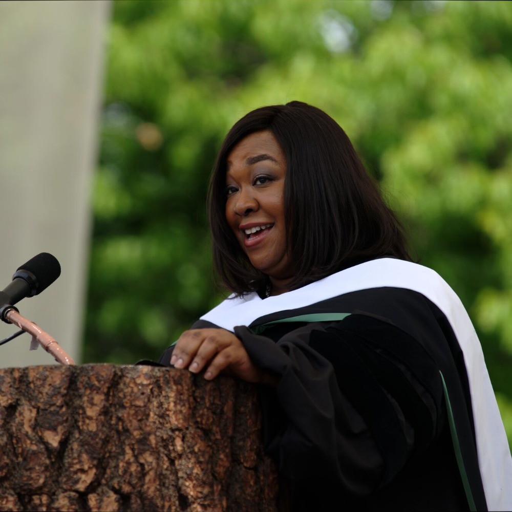 Shonda Rhimes speaking at Dartmouth Commencement in 2014