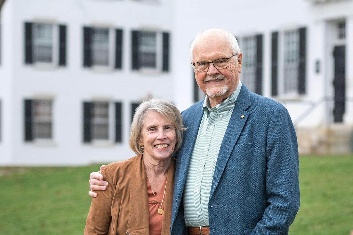 Couple standing in front of Dartmouth Hall